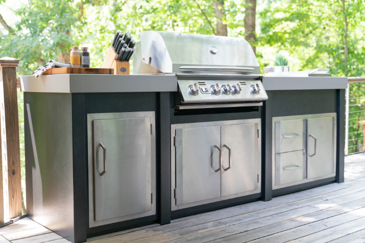 What Are Prefab Outdoor Kitchens?
