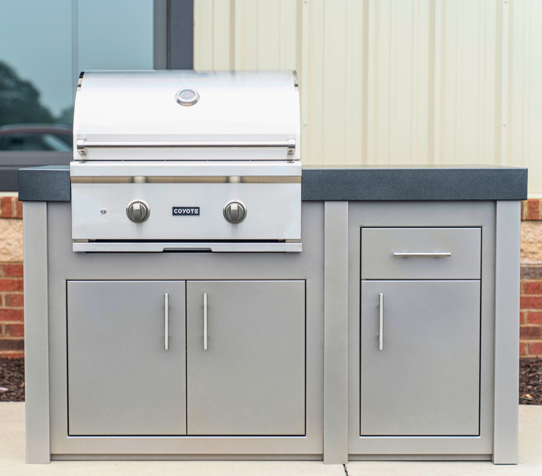 5 Benefits of a Powder-Coated Outdoor Kitchen | Stono Outdoor Living