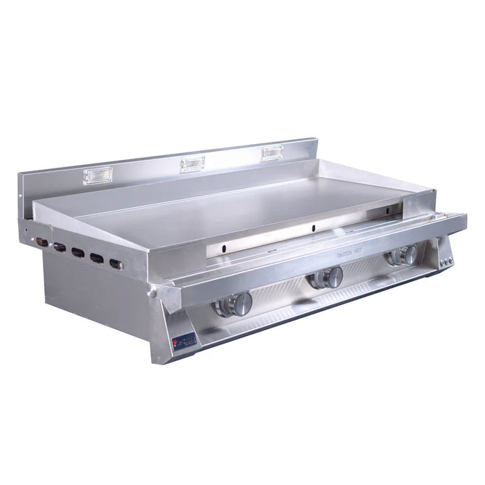 Stono Outdoor Living The Le Griddle Pro Series 105 OML105P3 by Le Griddle is a commercial 3-burner natural gas griddle with a 3mm plate, interior lights, three control knobs, raised backsplash, and side ventilation slots for heavy-duty professional cooking.